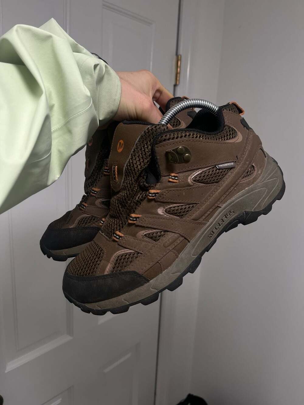 Merrell Moab 2 Mid Waterproof Size 6.5 women’s Brown Hiking Boots